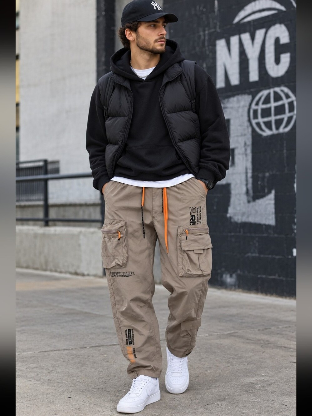Smoke Rise NY Cargo Joggers Utility Techwear Pants Tan Size XL NWOT
